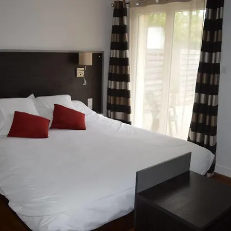 Hotel Du Cheval Blanc 2*