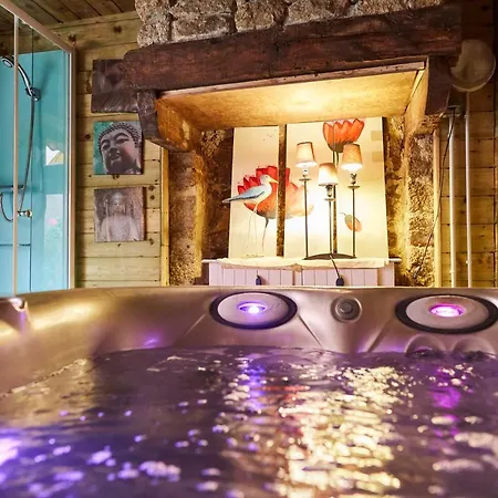 Du Cheval Blanc Hotel 2*